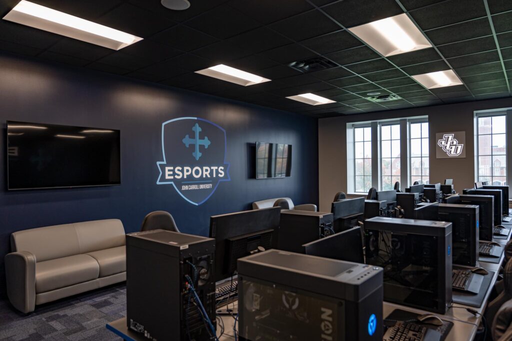 JCU Esports with LG Digital Display and Monitors JCU Esports with LG Digital Display and Monitors